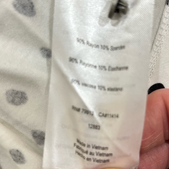 A pea in the pod black/white polka dot long sleeved side ruched top size small - Picture 11 of 11